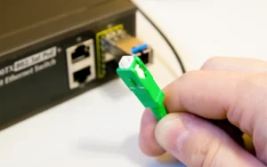 Jak kabel światłowód